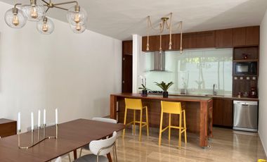 CASA EN VENTA, EN SENDEROS MAYAKOBA, CON ACABADOS DE LUJO, 3 REC Y AMPLIO JARDIN CON ALBERCA
