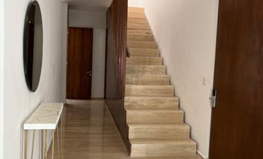 CASA EN VENTA, EN SENDEROS MAYAKOBA, CON ACABADOS DE LUJO, 3 REC Y AMPLIO JARDIN CON ALBERCA