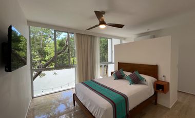 CASA EN VENTA, EN SENDEROS MAYAKOBA, CON ACABADOS DE LUJO, 3 REC Y AMPLIO JARDIN CON ALBERCA