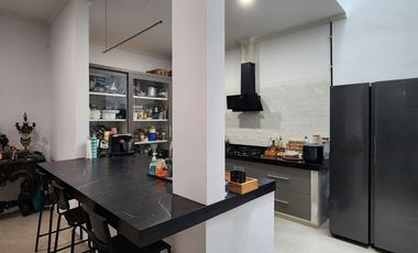 Rumah modern siap huni di komplek duren sawit Jakarta timur