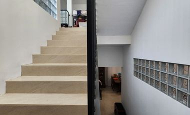 Rumah modern siap huni di komplek duren sawit Jakarta timur