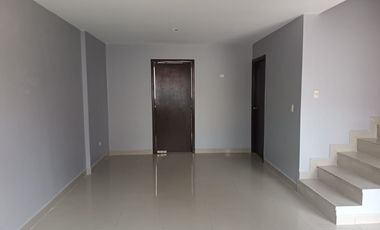 Alquiler de casa en Urbanización La Perla, 4 dormitorios.