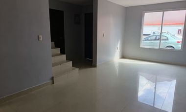 Alquiler de casa en Urbanización La Perla, 4 dormitorios.