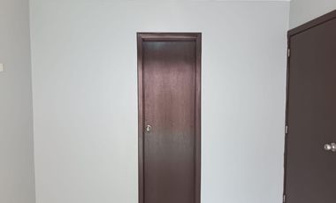 Alquiler de casa en Urbanización La Perla, 4 dormitorios.