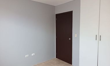 Alquiler de casa en Urbanización La Perla, 4 dormitorios.