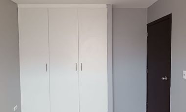 Alquiler de casa en Urbanización La Perla, 4 dormitorios.
