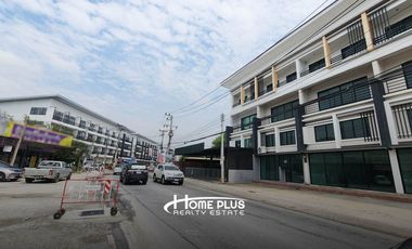 ทาวน์โฮม 3 ชั้นครึ่ง ถนนลำลูกกาคลอง3 ใกล้โรงพยาบาลสินแพทย์