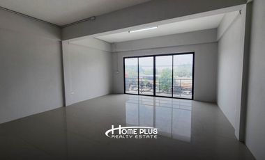 ทาวน์โฮม 3 ชั้นครึ่ง ถนนลำลูกกาคลอง3 ใกล้โรงพยาบาลสินแพทย์