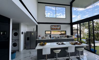 VENTA HERMOSA CASA MEDIO DAPA  PARCELACION GUALANDAYS