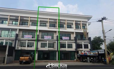 ทาวน์โฮม 3 ชั้นครึ่ง ถนนลำลูกกาคลอง3 ใกล้โรงพยาบาลสินแพทย์