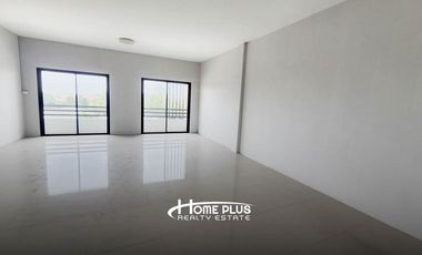 ทาวน์โฮม 3 ชั้นครึ่ง ถนนลำลูกกาคลอง3 ใกล้โรงพยาบาลสินแพทย์
