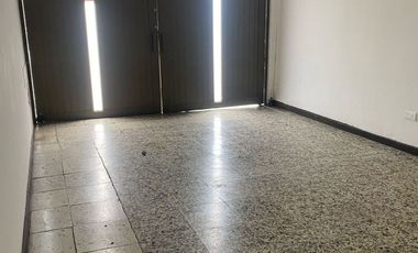 ARRIENDO CASA COMERCIAL BARRIO LOS CAMBULOS