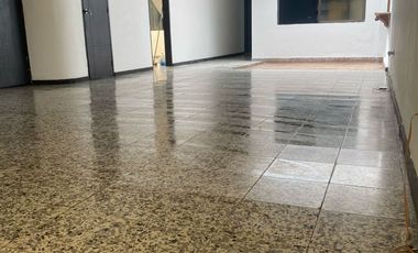 ARRIENDO CASA COMERCIAL BARRIO LOS CAMBULOS
