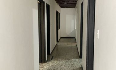 ARRIENDO CASA COMERCIAL BARRIO LOS CAMBULOS