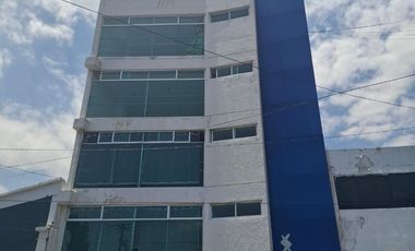 EXCELENTE EDIFICIO EN RENTA CON GRAN UBICACION, JUNTO A CIRCUITO JUAN PABLO Y A MINUTOS DE ANGELOPOLIS!!
