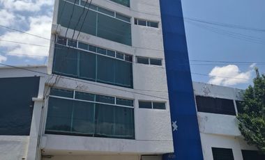 EXCELENTE EDIFICIO EN RENTA CON GRAN UBICACION, JUNTO A CIRCUITO JUAN PABLO Y A MINUTOS DE ANGELOPOLIS!!