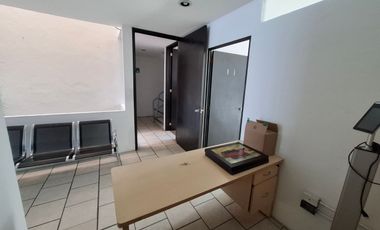 EXCELENTE EDIFICIO EN RENTA CON GRAN UBICACION, JUNTO A CIRCUITO JUAN PABLO Y A MINUTOS DE ANGELOPOLIS!!