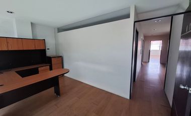 EXCELENTE EDIFICIO EN RENTA CON GRAN UBICACION, JUNTO A CIRCUITO JUAN PABLO Y A MINUTOS DE ANGELOPOLIS!!