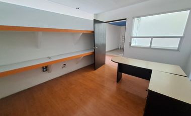 EXCELENTE EDIFICIO EN RENTA CON GRAN UBICACION, JUNTO A CIRCUITO JUAN PABLO Y A MINUTOS DE ANGELOPOLIS!!