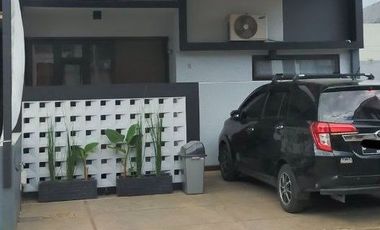 Rumah P.Liv Cihanjuang, 2/1 LANTAI di Cisasawi/Taman Cihanjuang Parongpong Bandung Barat Jual Dijual