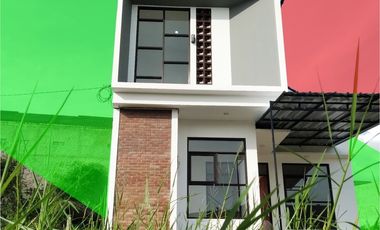 Rumah P.Liv Cihanjuang, 2/1 LANTAI di Cisasawi/Taman Cihanjuang Parongpong Bandung Barat Jual Dijual