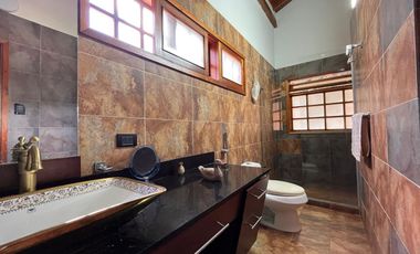 Casa  en arriendo, Loma  Del Chocho, Envigado, Antioquia