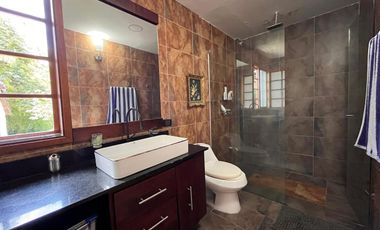 Casa  en arriendo, Loma  Del Chocho, Envigado, Antioquia