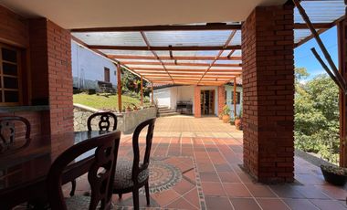 Casa  en arriendo, Loma  Del Chocho, Envigado, Antioquia