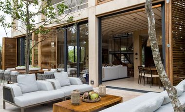 LUJOSA Y EXCLUSIVA VILLA EN RIVIERA MAYA , CON CAMPO DE GOLF Y BEACH CLUB,  ARQUITECTURA DE SORDO MADALENO