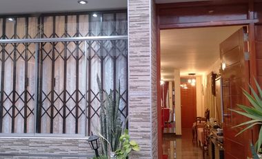 CASA EN EXCELENTE UBICACION A ESPALDAS DE HIRAOKA