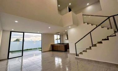 Casa en venta en la Privada Zentura Residencial