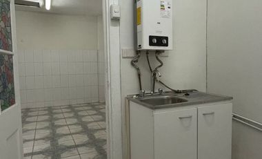 Gran casa esquina de uso comercial y/o habitacional