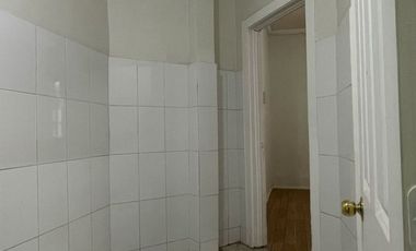 Gran casa esquina de uso comercial y/o habitacional