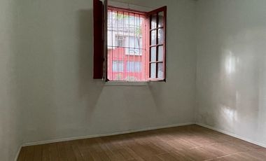 Gran casa esquina de uso comercial y/o habitacional