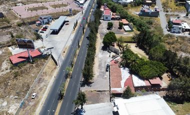 Terreno en RENTA sobre Avenida Juan Pablo II en Altozano. SW4990