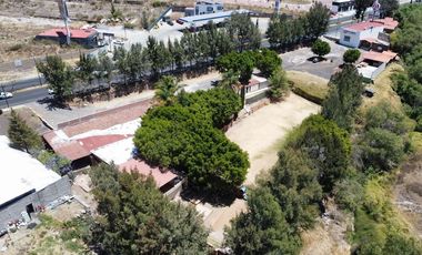 Terreno en RENTA sobre Avenida Juan Pablo II en Altozano. SW4990