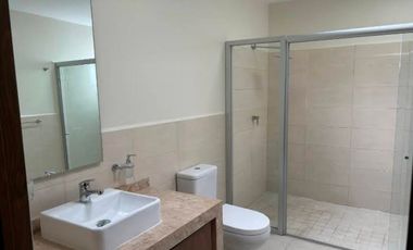 SE VENDE CASA EN GRAN JARDIN, JARDIN RUSO, LEON GUANAJUATO, ZONA NORTE