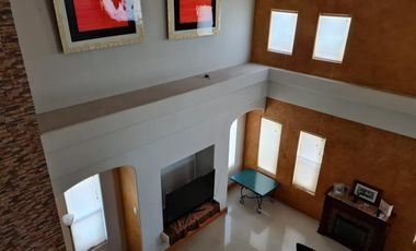 Se vende Residencia exclusiva en Rincones de San Francisco, Chihuahua- Opción a venta con muebles de línea exclusiva