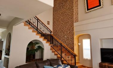 Se vende Residencia exclusiva en Rincones de San Francisco, Chihuahua- Opción a venta con muebles de línea exclusiva