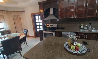 Se vende Residencia exclusiva en Rincones de San Francisco, Chihuahua- Opción a venta con muebles de línea exclusiva