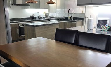 Venta Dpto. de lujo con vista panorámica al Golf Los Inkas – Terraza, cava y 3 dorms. con baño propio