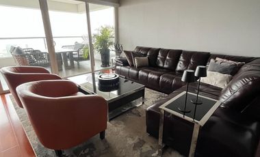 Venta Dpto. de lujo con vista panorámica al Golf Los Inkas – Terraza, cava y 3 dorms. con baño propio