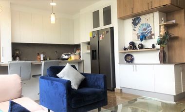 ARRIENDO SUITE 72 M2, CON ESTUDIO, PISCINA, CUMBAYÁ