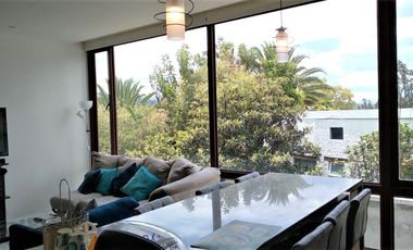 ARRIENDO SUITE 72 M2, CON ESTUDIO, PISCINA, CUMBAYÁ