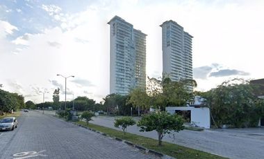 Casa en Venta. Fraccionamiento las Américas 2, Mérida, Yucatán. Remate Hipotecario.