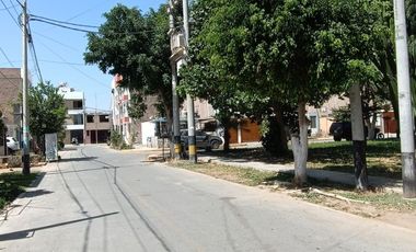 Alquiler de Casa Amoblada de 2 Pisos en Sol de Ica IV Etapa – Frente a Parque