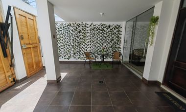 Alquiler de Casa Amoblada de 2 Pisos en Sol de Ica IV Etapa – Frente a Parque