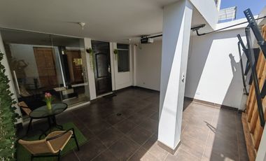 Alquiler de Casa Amoblada de 2 Pisos en Sol de Ica IV Etapa – Frente a Parque