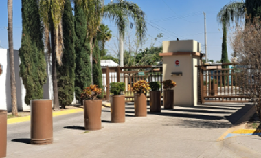 Casa En Venta Col. Santa Cruz Del Valle, Remate Bancario