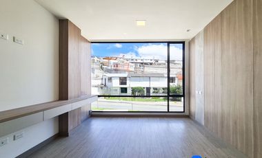 Preventa de casas al sur de la ciudad de Loja